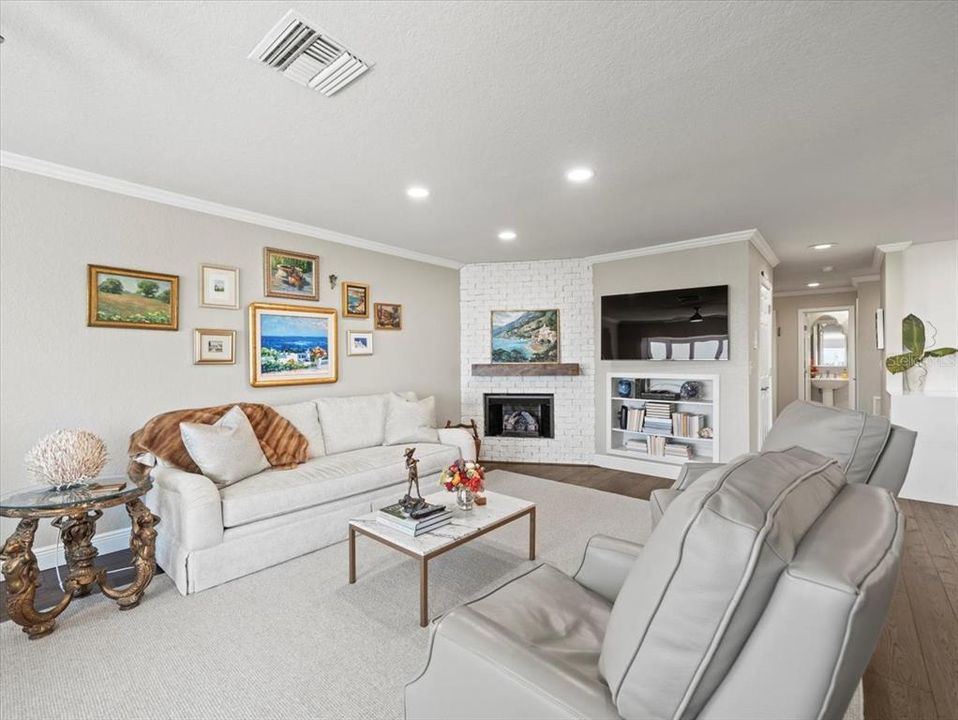 For Sale: $1,299,000 (3 beds, 2 baths, 2200 Square Feet)