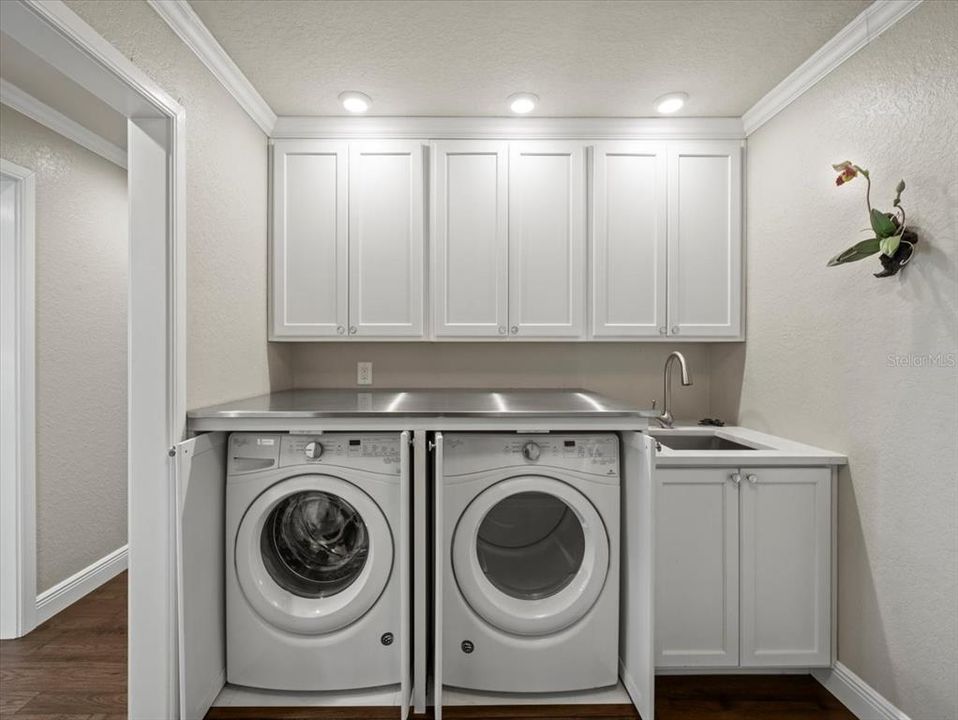 For Sale: $1,299,000 (3 beds, 2 baths, 2200 Square Feet)