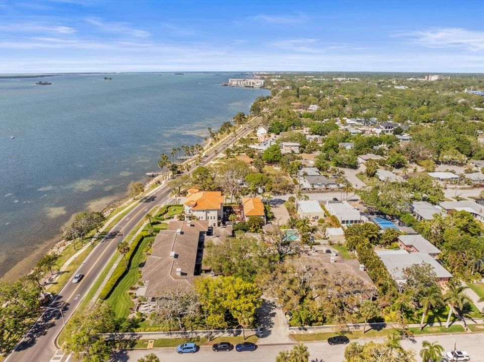 For Sale: $1,299,000 (3 beds, 2 baths, 2200 Square Feet)