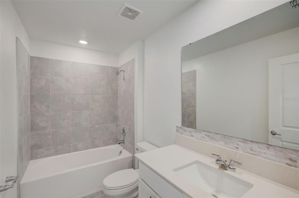 出租: $1,950 (4 贝兹, 2 浴室, 1879 平方英尺)