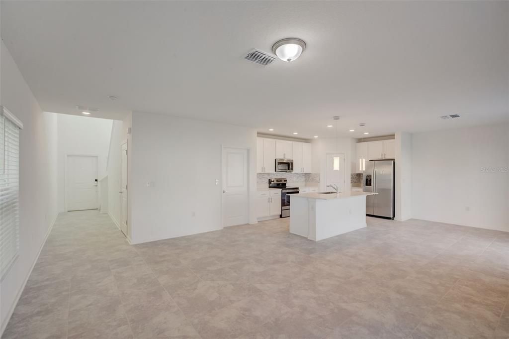 出租: $1,950 (4 贝兹, 2 浴室, 1879 平方英尺)