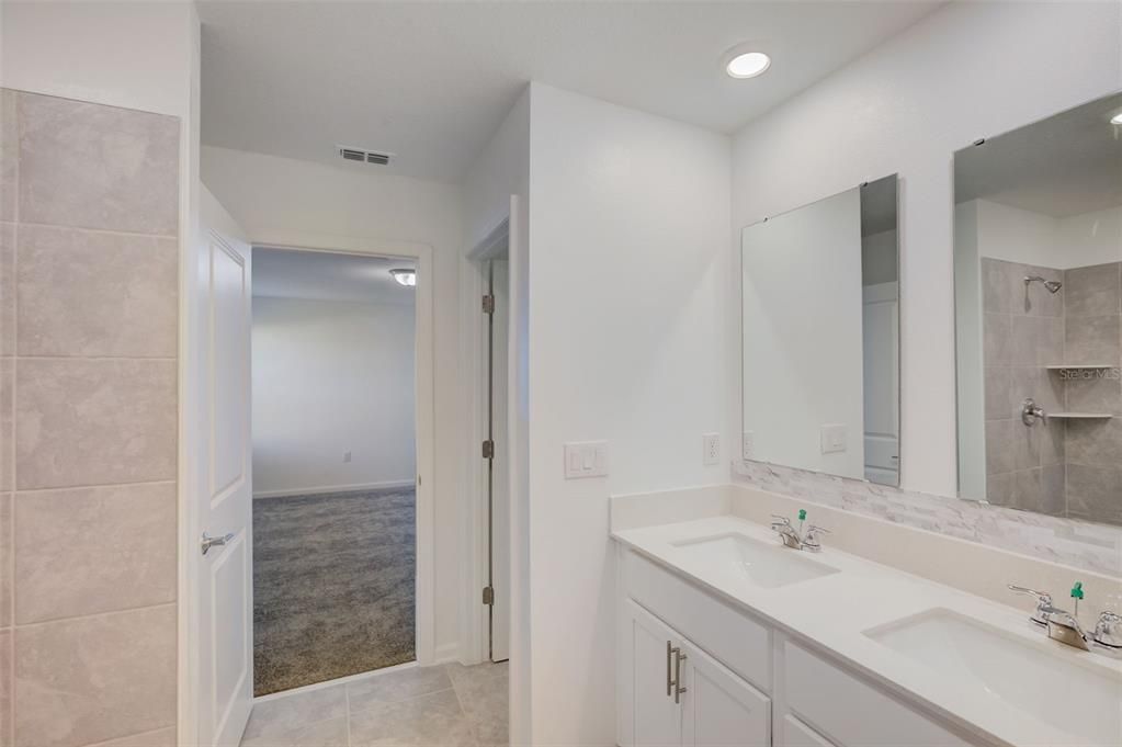 出租: $1,950 (4 贝兹, 2 浴室, 1879 平方英尺)