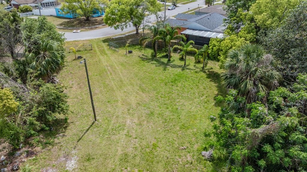 待售: $42,500 (0.28 acres)