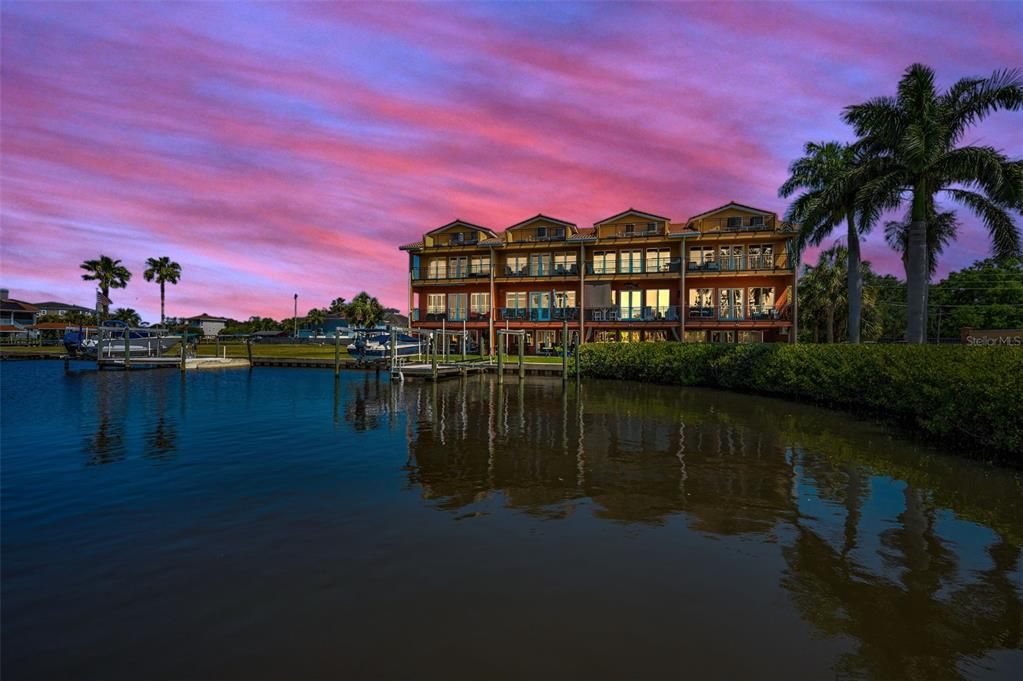 For Sale: $750,000 (3 beds, 3 baths, 2540 Square Feet)