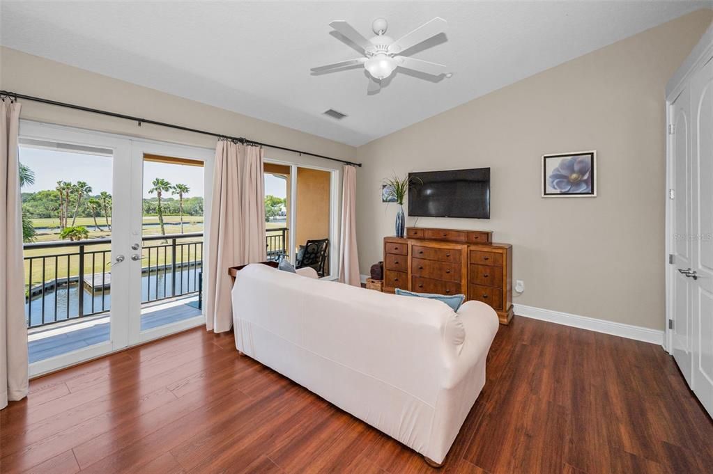 For Sale: $750,000 (3 beds, 3 baths, 2540 Square Feet)