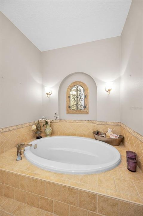 For Sale: $750,000 (3 beds, 3 baths, 2540 Square Feet)