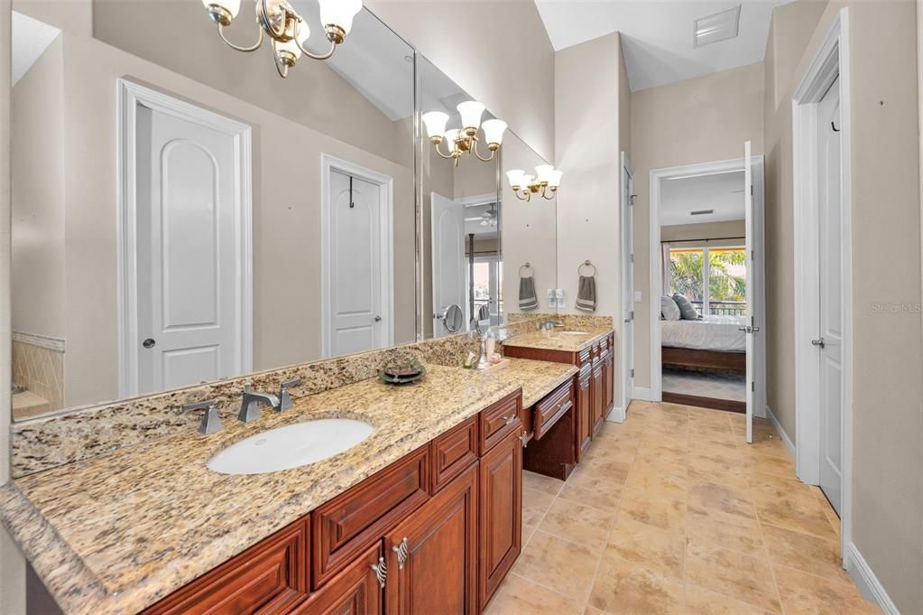 For Sale: $750,000 (3 beds, 3 baths, 2540 Square Feet)