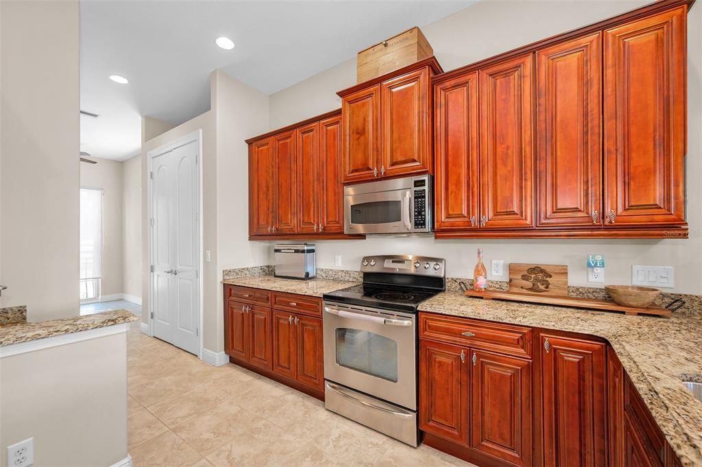 For Sale: $750,000 (3 beds, 3 baths, 2540 Square Feet)