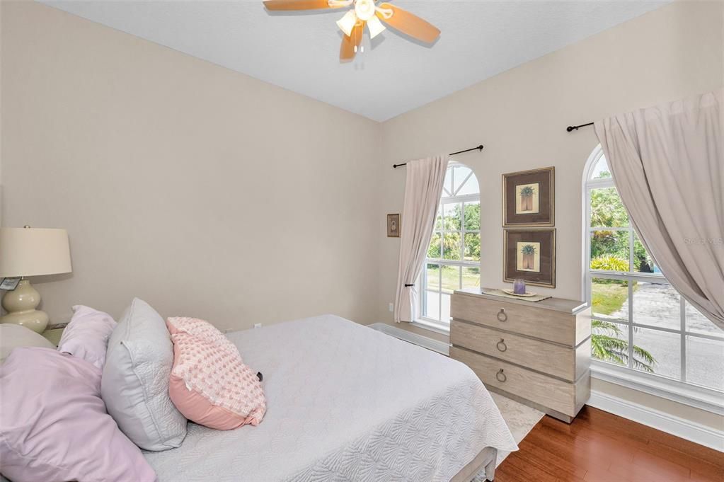 For Sale: $750,000 (3 beds, 3 baths, 2540 Square Feet)