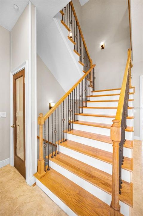 For Sale: $750,000 (3 beds, 3 baths, 2540 Square Feet)