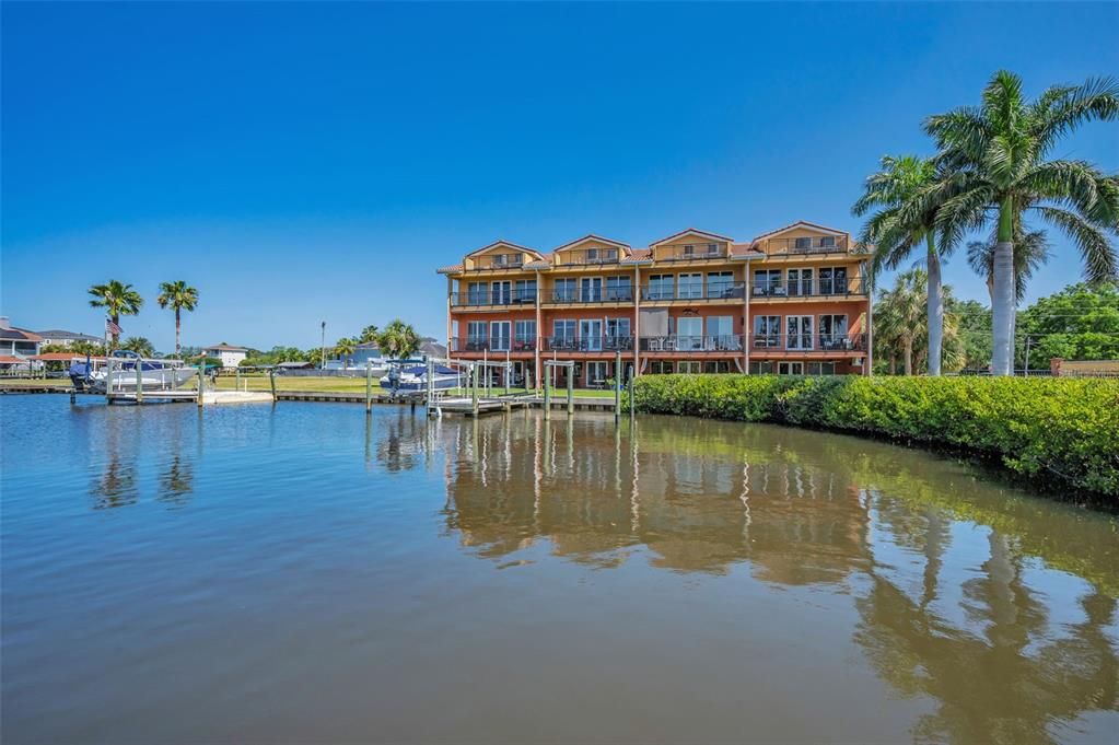 For Sale: $750,000 (3 beds, 3 baths, 2540 Square Feet)