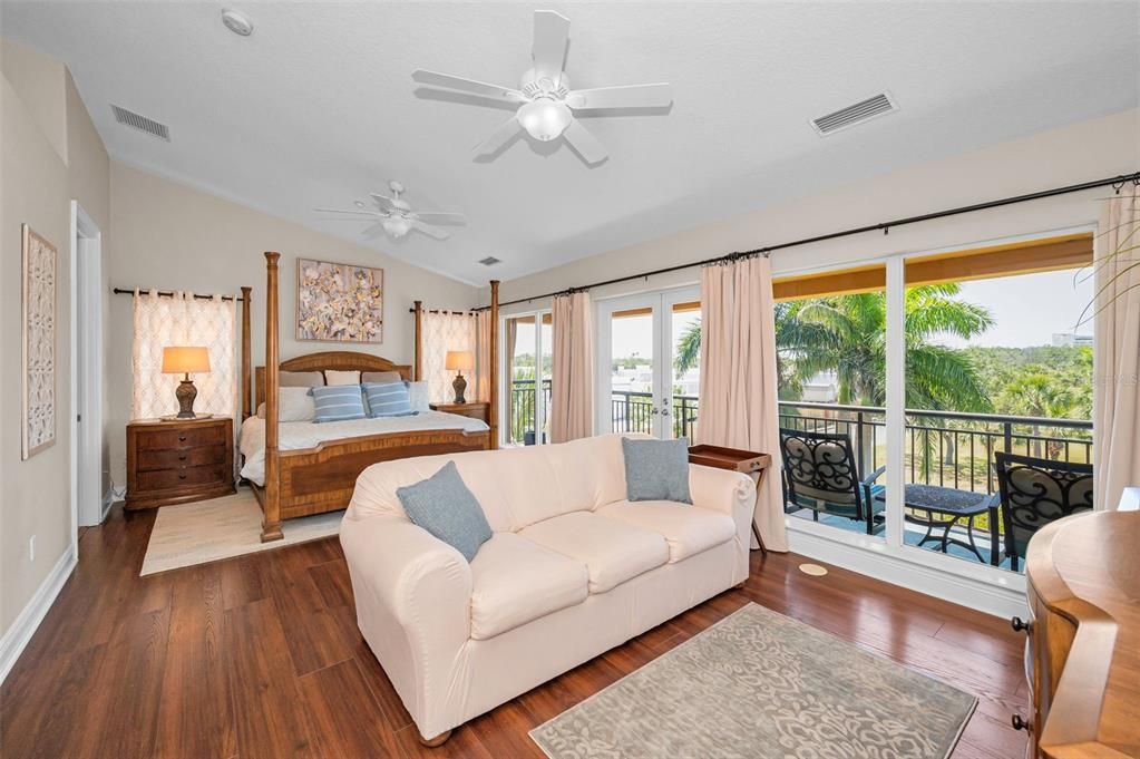 For Sale: $750,000 (3 beds, 3 baths, 2540 Square Feet)