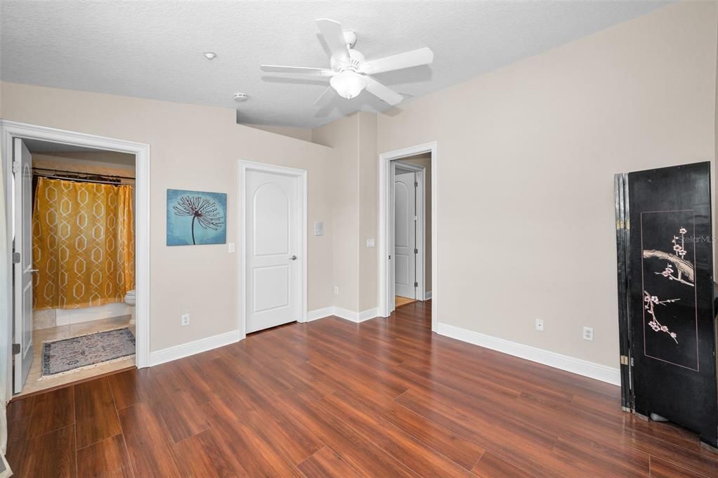 For Sale: $750,000 (3 beds, 3 baths, 2540 Square Feet)