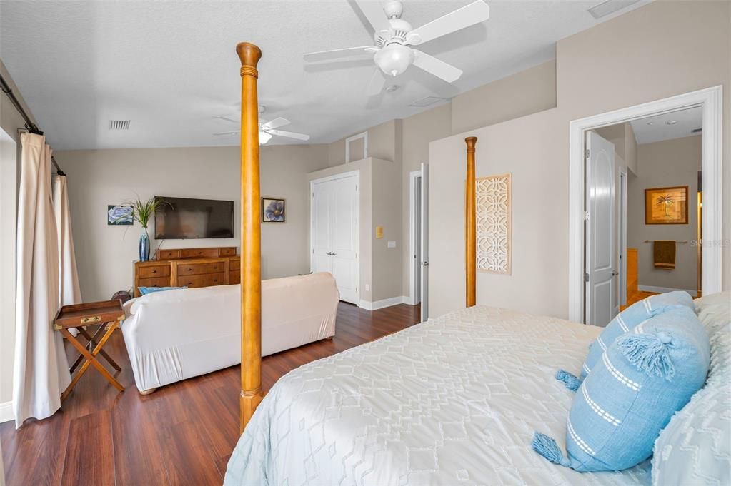 For Sale: $750,000 (3 beds, 3 baths, 2540 Square Feet)