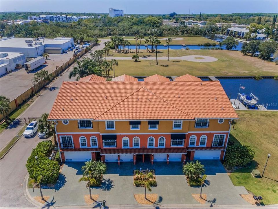 For Sale: $750,000 (3 beds, 3 baths, 2540 Square Feet)