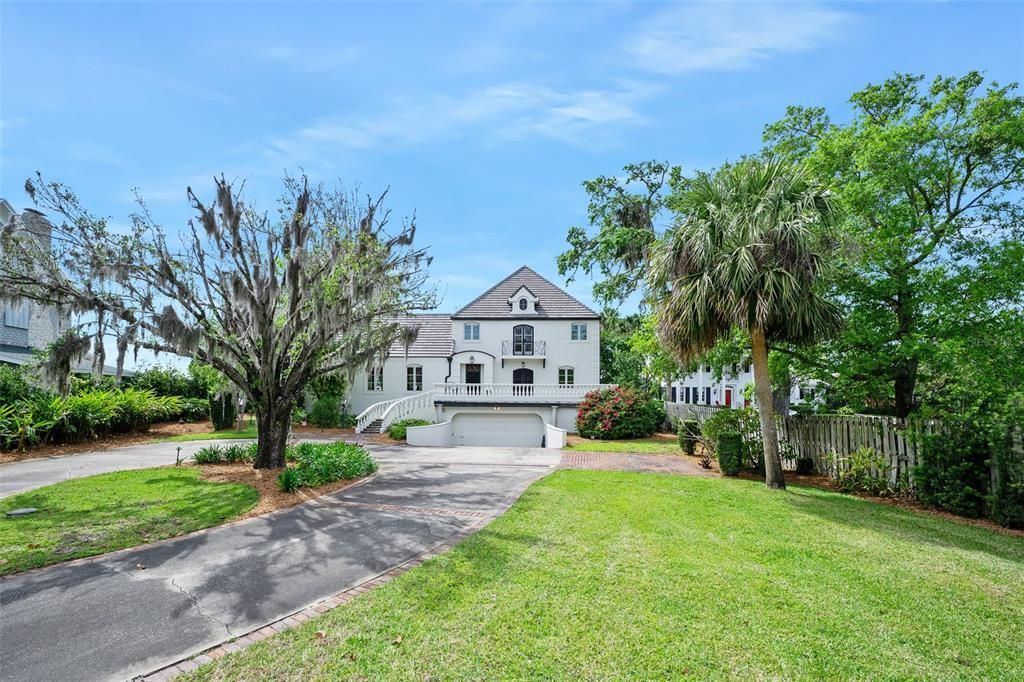 Vendido Recientemente: $2,995,000 (6 camas, 4 baños, 5243 Pies cuadrados)