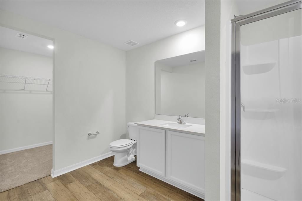 Под контрактом: $331,900 (3 спален, 2 ванн, 1680 Квадратных фут)