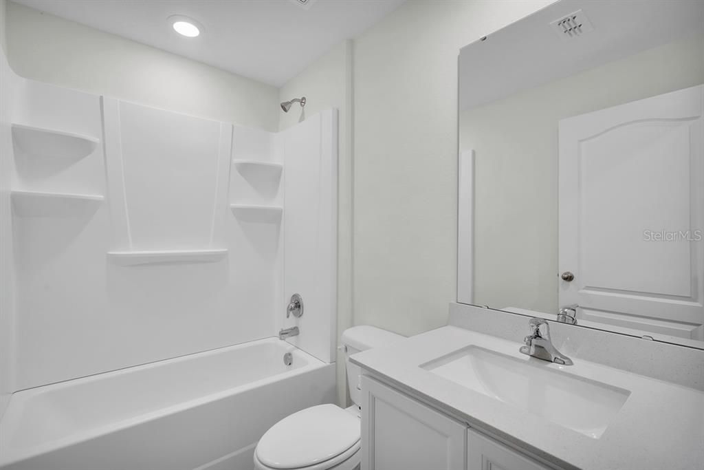 Под контрактом: $331,900 (3 спален, 2 ванн, 1680 Квадратных фут)