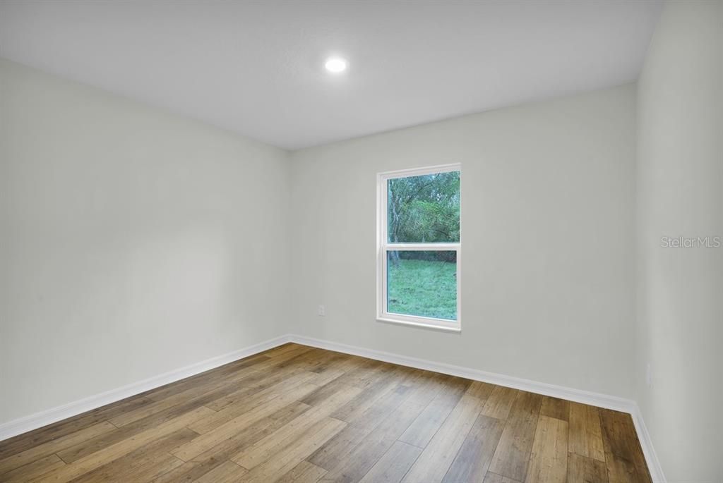 Под контрактом: $331,900 (3 спален, 2 ванн, 1680 Квадратных фут)