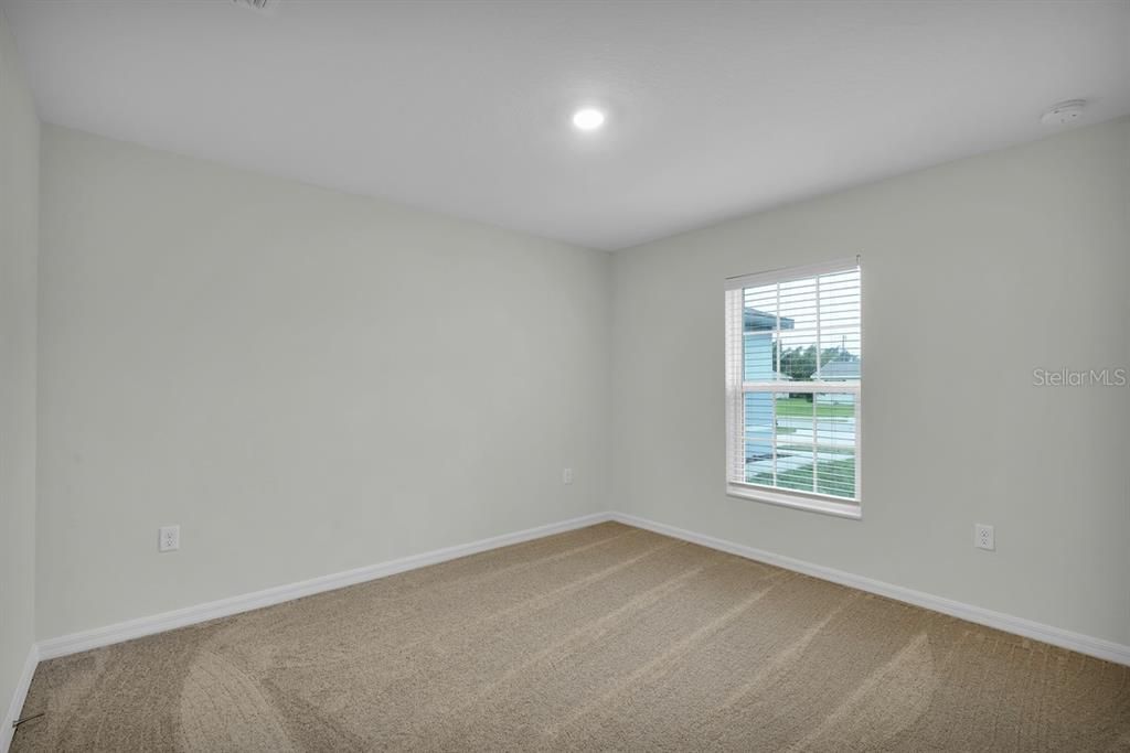 Под контрактом: $331,900 (3 спален, 2 ванн, 1680 Квадратных фут)