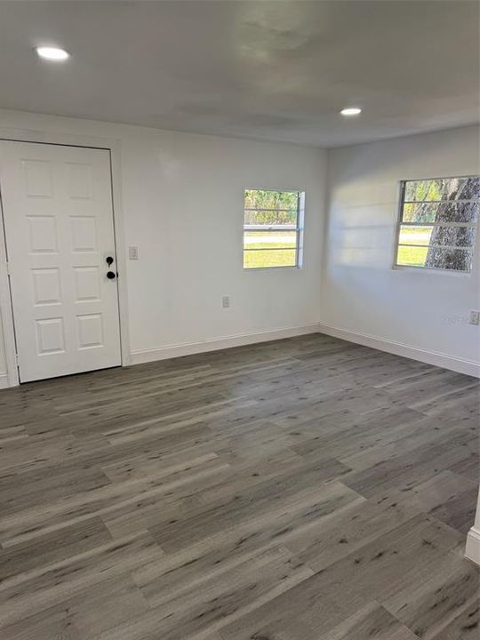 For Sale: $485,000 (4 beds, 3 baths, 2040 Square Feet)