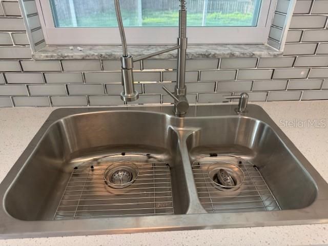 For Sale: $485,000 (4 beds, 3 baths, 2040 Square Feet)