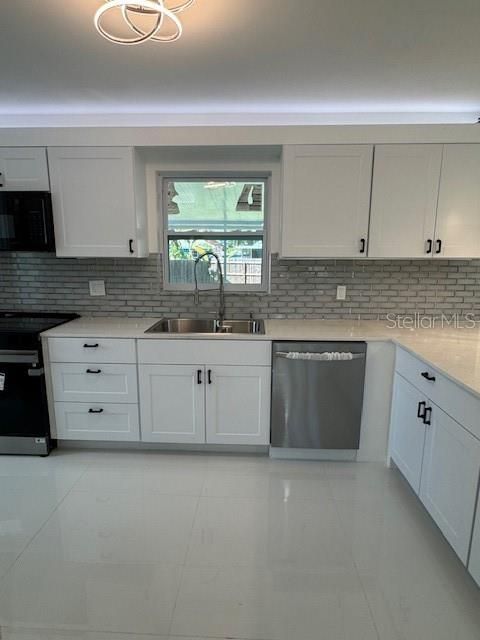 For Sale: $485,000 (4 beds, 3 baths, 2040 Square Feet)