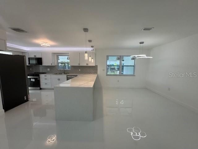 For Sale: $485,000 (4 beds, 3 baths, 2040 Square Feet)