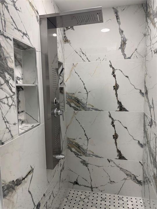 For Sale: $485,000 (4 beds, 3 baths, 2040 Square Feet)