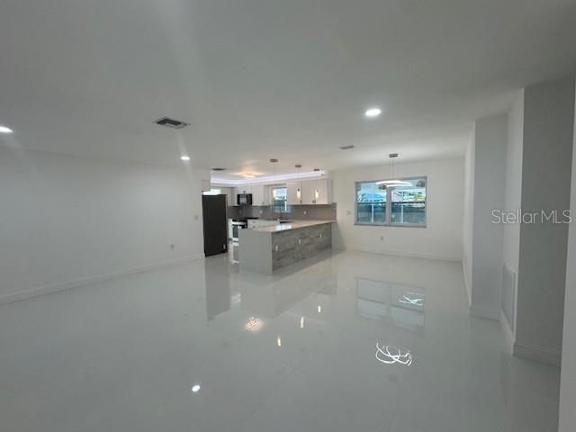 For Sale: $485,000 (4 beds, 3 baths, 2040 Square Feet)