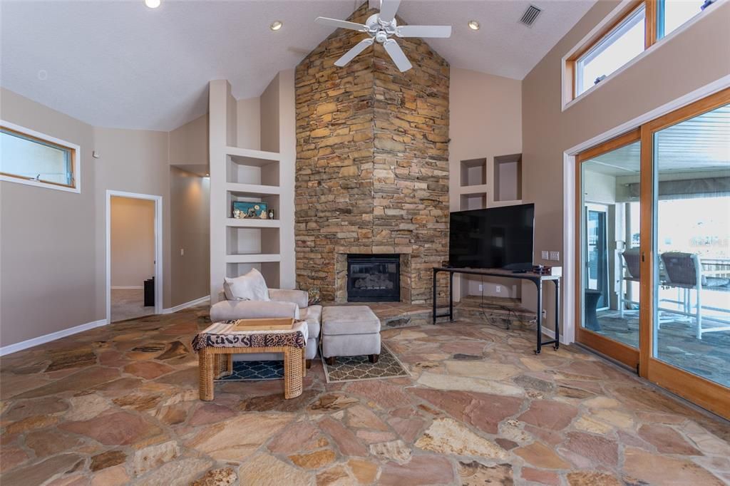 Active With Contract: $1,070,000 (3 beds, 2 baths, 2917 Square Feet)