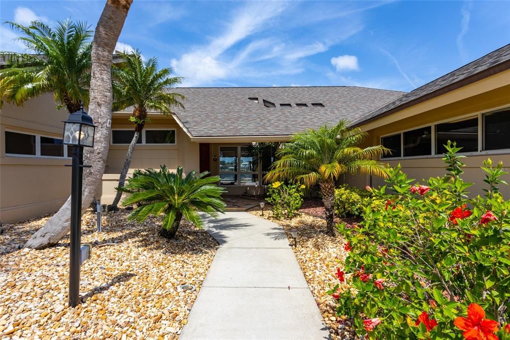 Active With Contract: $1,070,000 (3 beds, 2 baths, 2917 Square Feet)