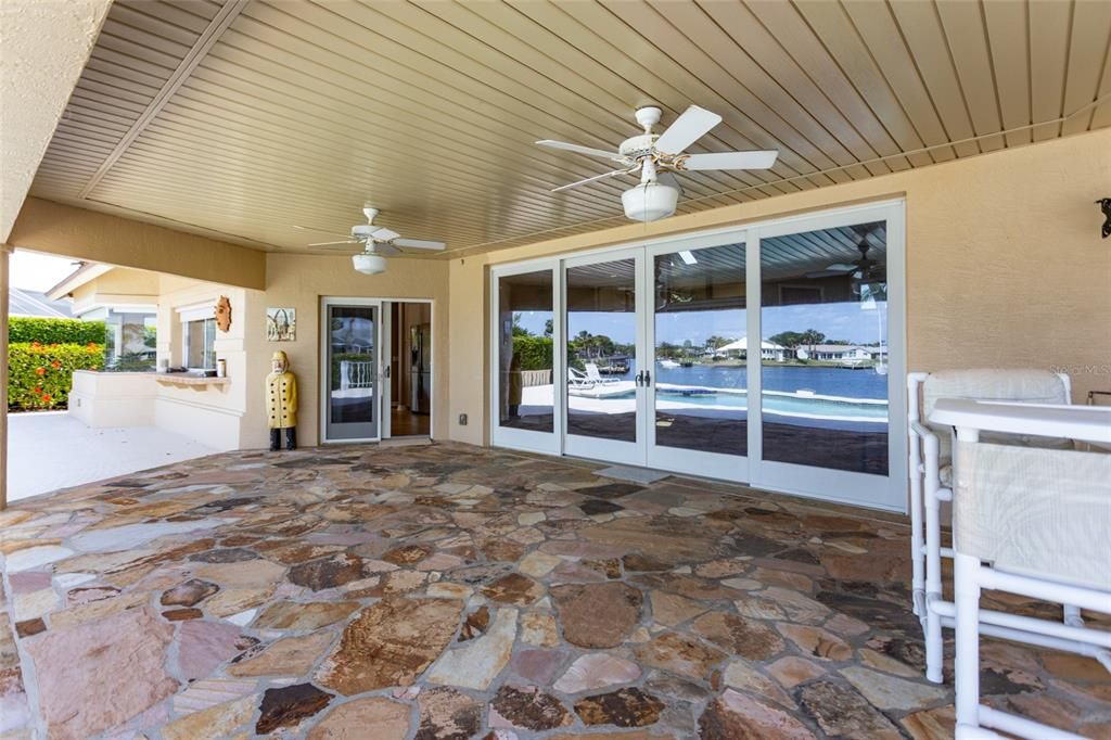 Active With Contract: $1,070,000 (3 beds, 2 baths, 2917 Square Feet)