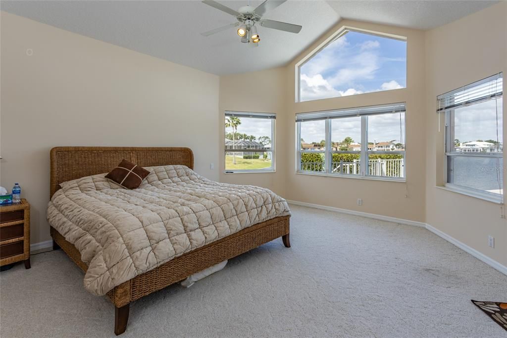 Active With Contract: $1,070,000 (3 beds, 2 baths, 2917 Square Feet)