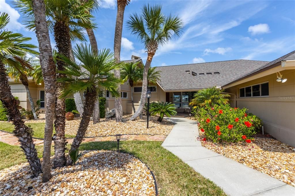 Active With Contract: $1,070,000 (3 beds, 2 baths, 2917 Square Feet)