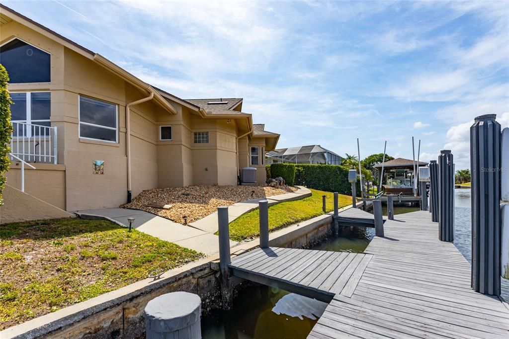 Active With Contract: $1,070,000 (3 beds, 2 baths, 2917 Square Feet)