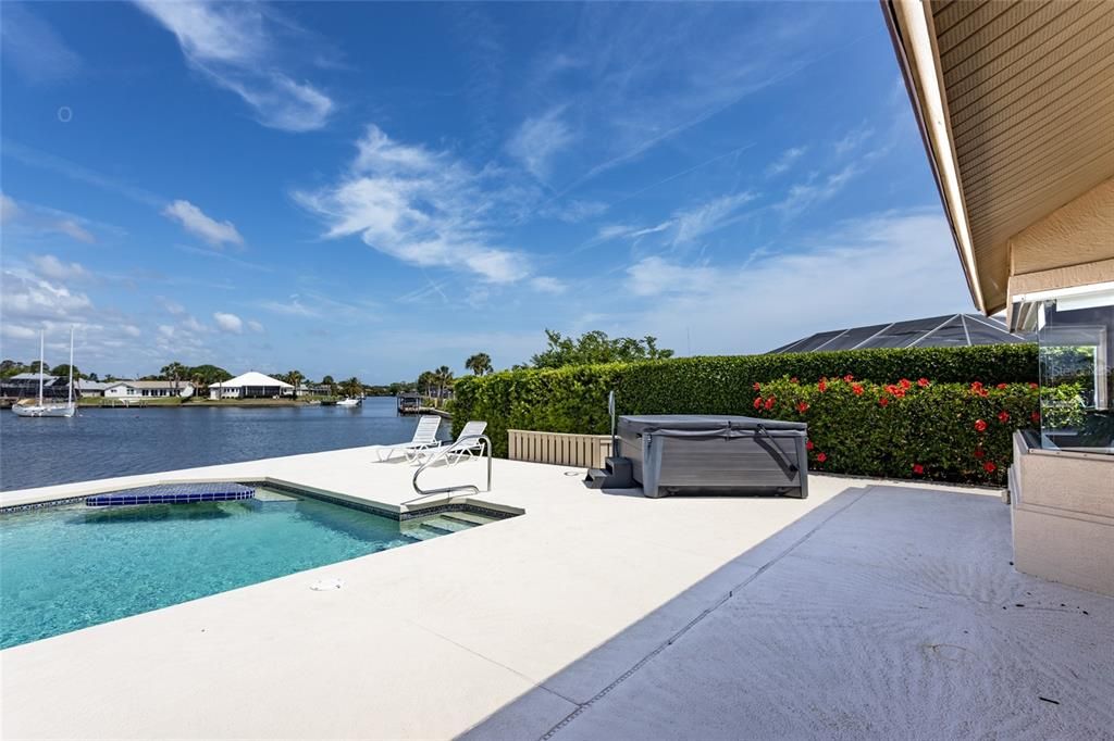 Active With Contract: $1,070,000 (3 beds, 2 baths, 2917 Square Feet)