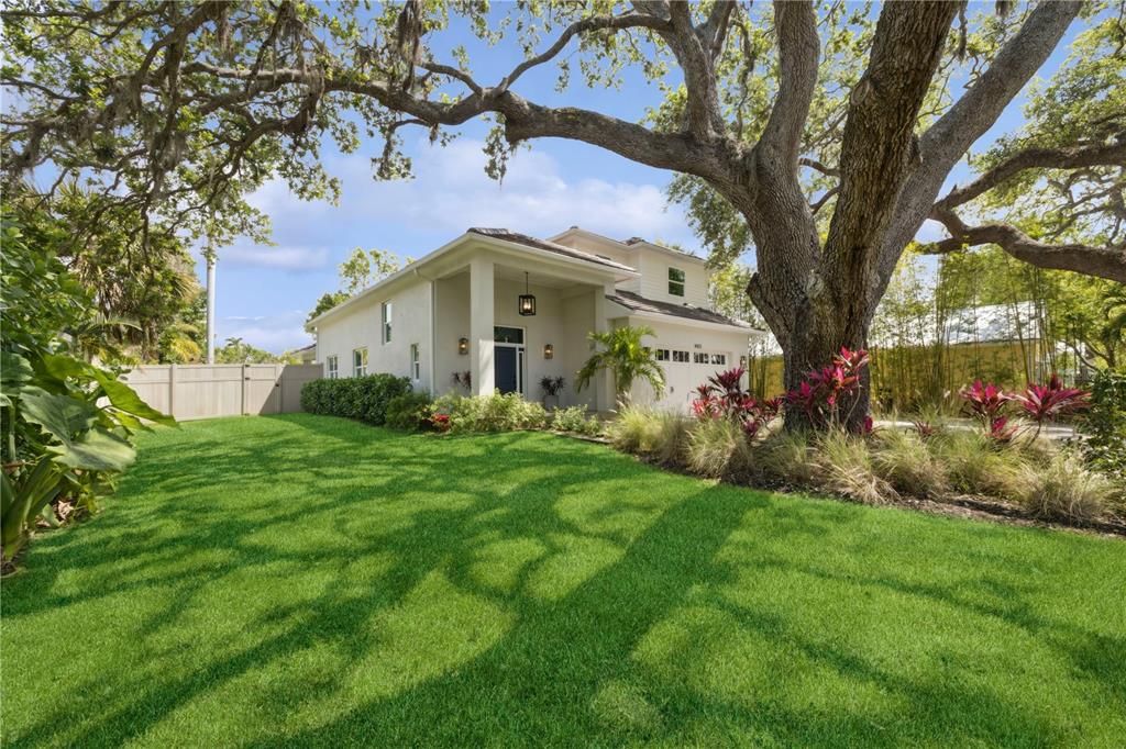 For Sale: $2,270,000 (4 beds, 3 baths, 2844 Square Feet)