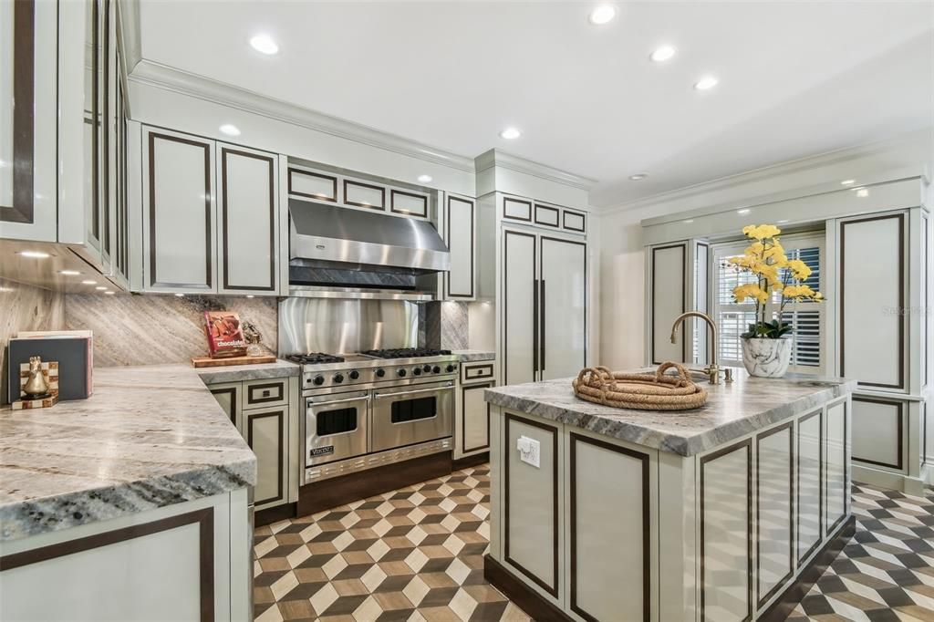 待售: $3,600,000 (5 贝兹, 5 浴室, 5050 平方英尺)