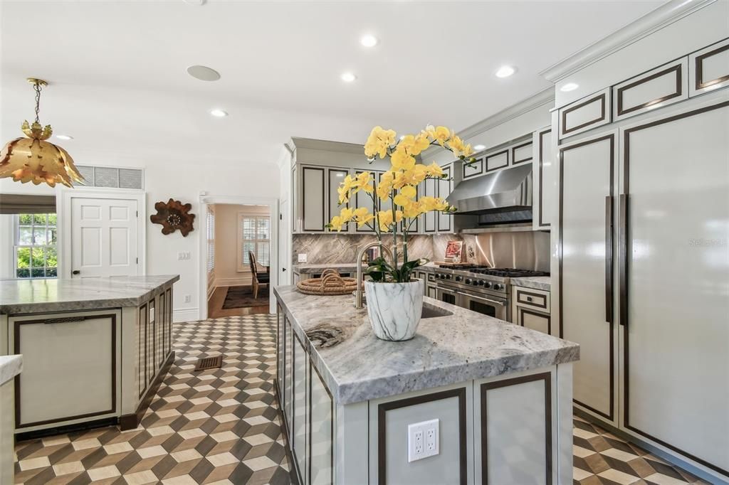 待售: $3,600,000 (5 贝兹, 5 浴室, 5050 平方英尺)