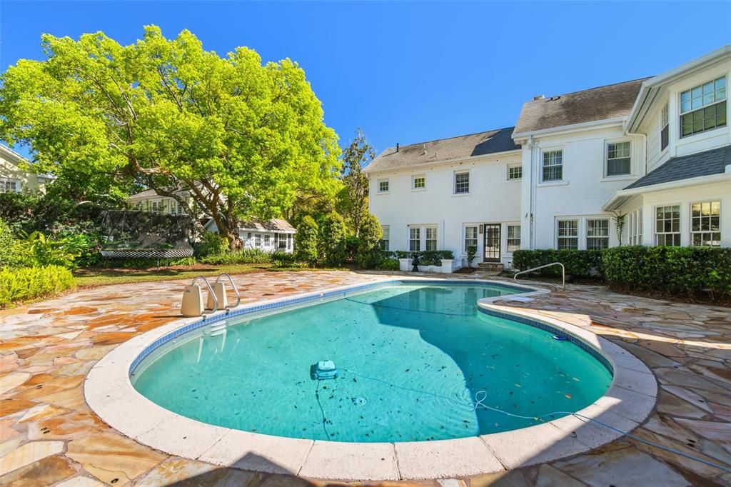 待售: $3,600,000 (5 贝兹, 5 浴室, 5050 平方英尺)