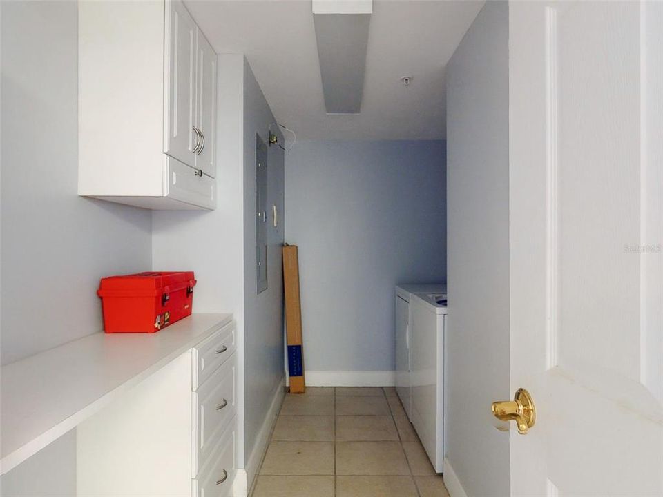 合同活跃: $414,000 (2 贝兹, 2 浴室, 1681 平方英尺)