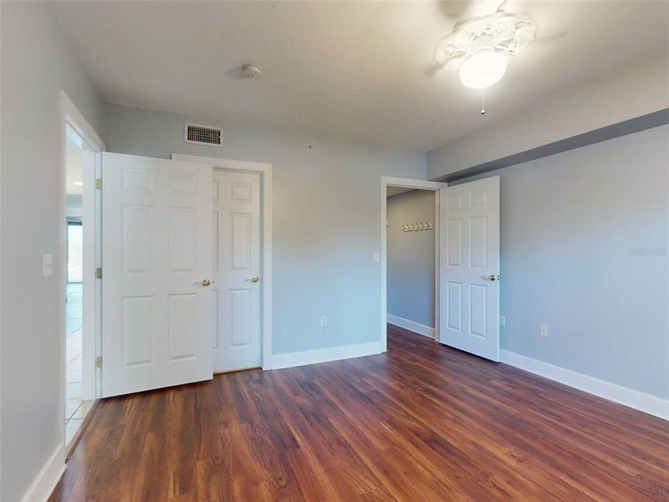 合同活跃: $414,000 (2 贝兹, 2 浴室, 1681 平方英尺)