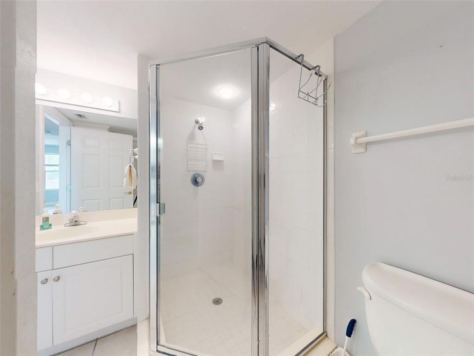 合同活跃: $414,000 (2 贝兹, 2 浴室, 1681 平方英尺)