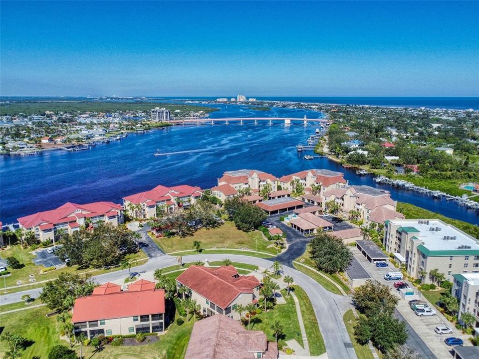 合同活跃: $414,000 (2 贝兹, 2 浴室, 1681 平方英尺)