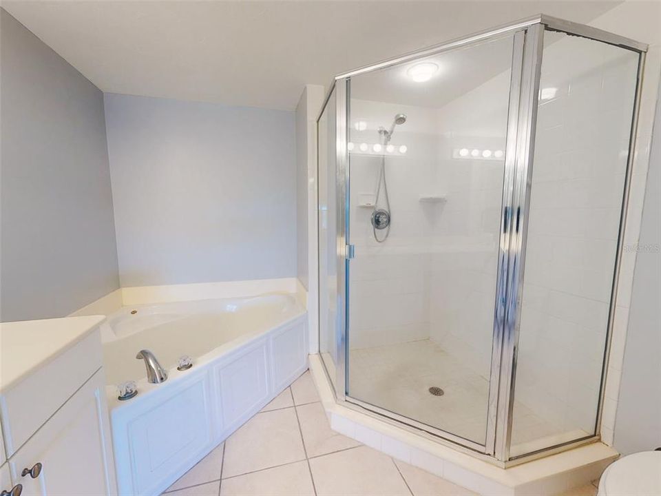 合同活跃: $414,000 (2 贝兹, 2 浴室, 1681 平方英尺)