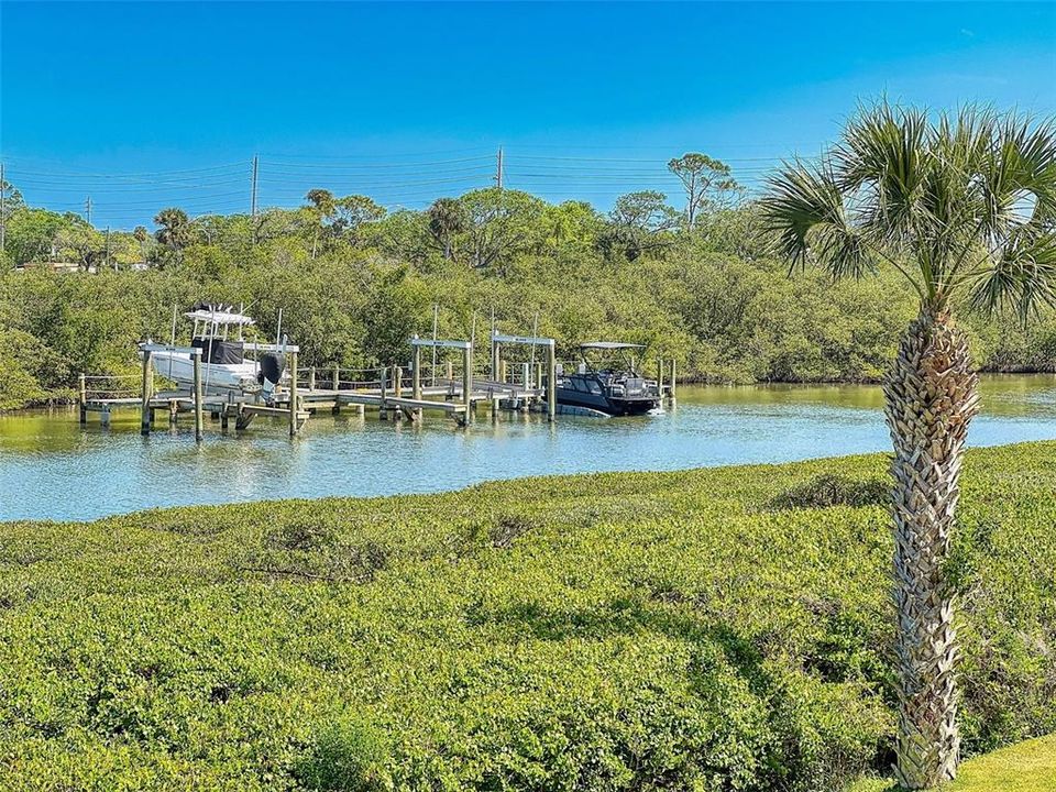 合同活跃: $414,000 (2 贝兹, 2 浴室, 1681 平方英尺)