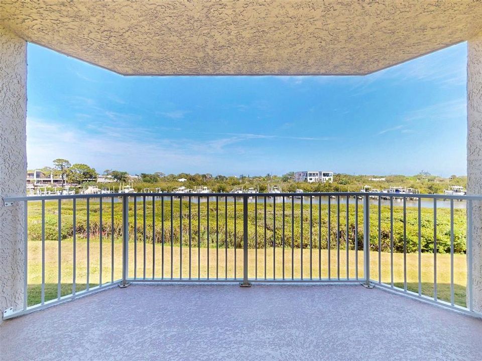 合同活跃: $414,000 (2 贝兹, 2 浴室, 1681 平方英尺)