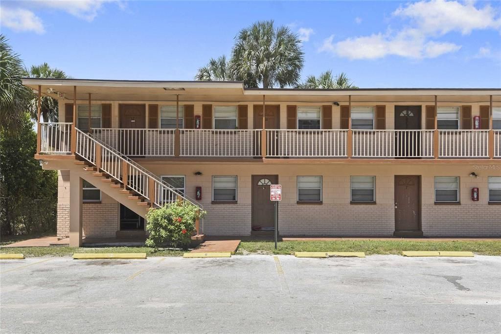 最近租的: $995 (1 贝兹, 1 浴室, 750 平方英尺)