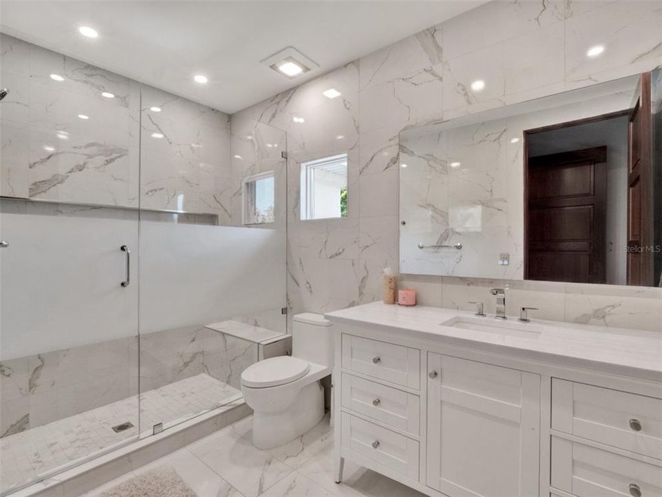 待售: $8,995,000 (6 贝兹, 6 浴室, 9571 平方英尺)